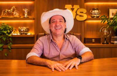 Matheus Calil é empresário do entretenimento e fundador da Viola Show, além de ter uma carreira construída a partir de sua relação com a música sertaneja.