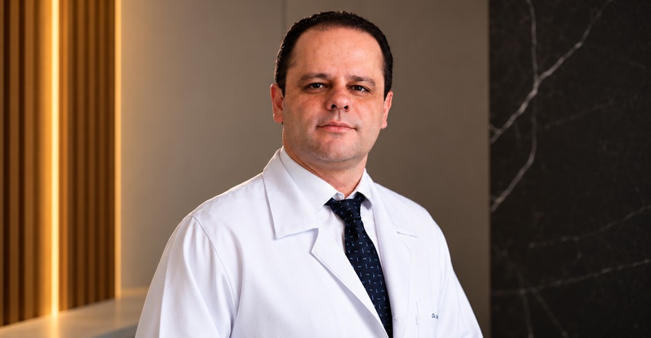 Dr. Fábio Thadeu Ferreira, urologista, afirma que a resistência na busca por atendimento médico deve mudar com informação, acompanhamento regular e decisões sobre a própria saúde.