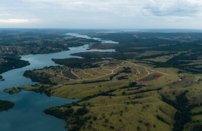 Fazenda do Lago, em Abadiânia, tem 2,8 milhões de metros quadrados de cerrado à margem do lago e um projeto que se define como um wellness club residence.