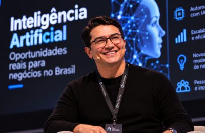 Janiel Kempers, durante palestra sobre uso de IA.