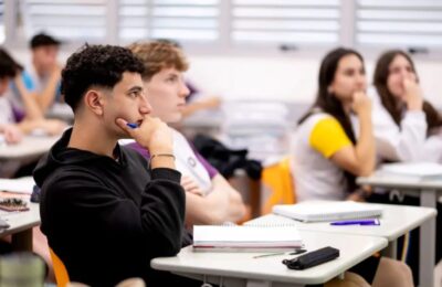 Estudantes do Ensino Médio devem ficar atentos para a escolha da graduação.